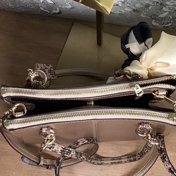 Coach H1677-F56853 Madison Gold Metallic Pebbled Leather 3 Compartments Bag - Picture 12 of 16